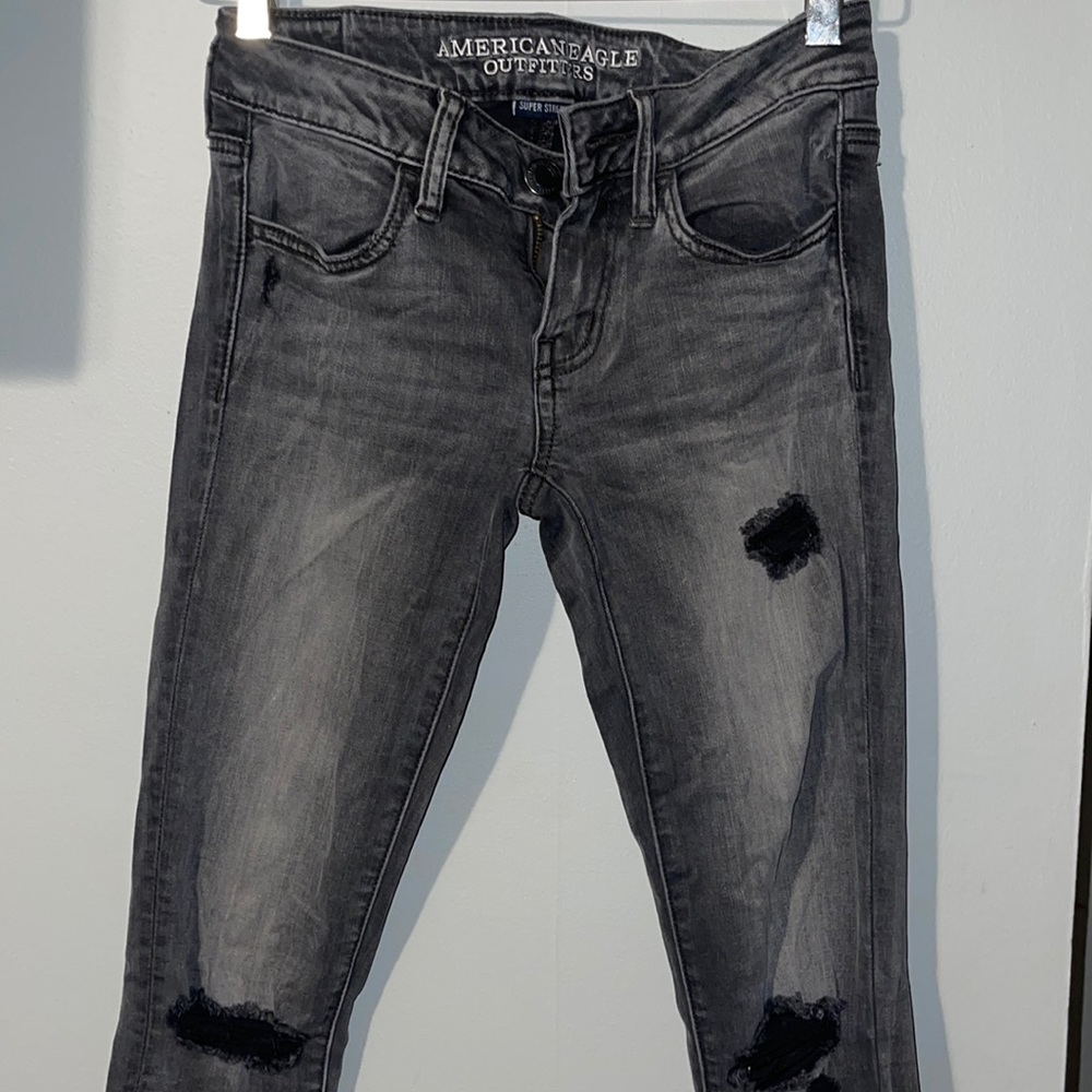ANERICAN EAGLE GREY BLACK SKINNY JEANS !!!!!!! Run don’t walk for these !!